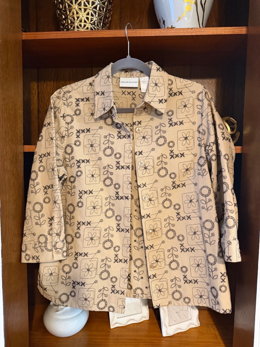 Alfred Dunner Beige Button-Front Casual Shirt with Black Floral Geometric Print
